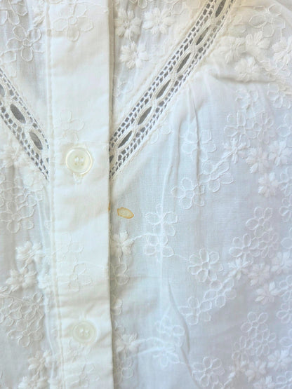 Blouse blanche avec broderies Taille M/L Défectueuse