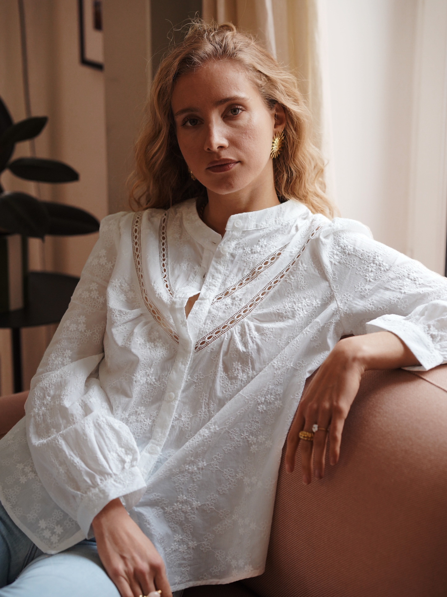Blouse blanche avec broderies Taille M/L Défectueuse