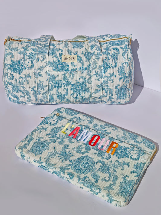 Sac de sport matelassé L’AMOUR – Bleu & Blanc