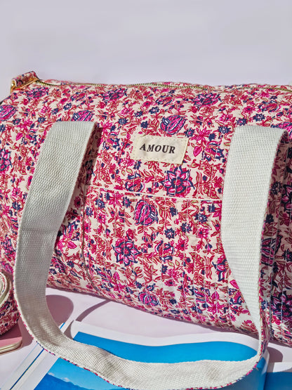 Sac de sport matelassé L’AMOUR – Fleuri rose